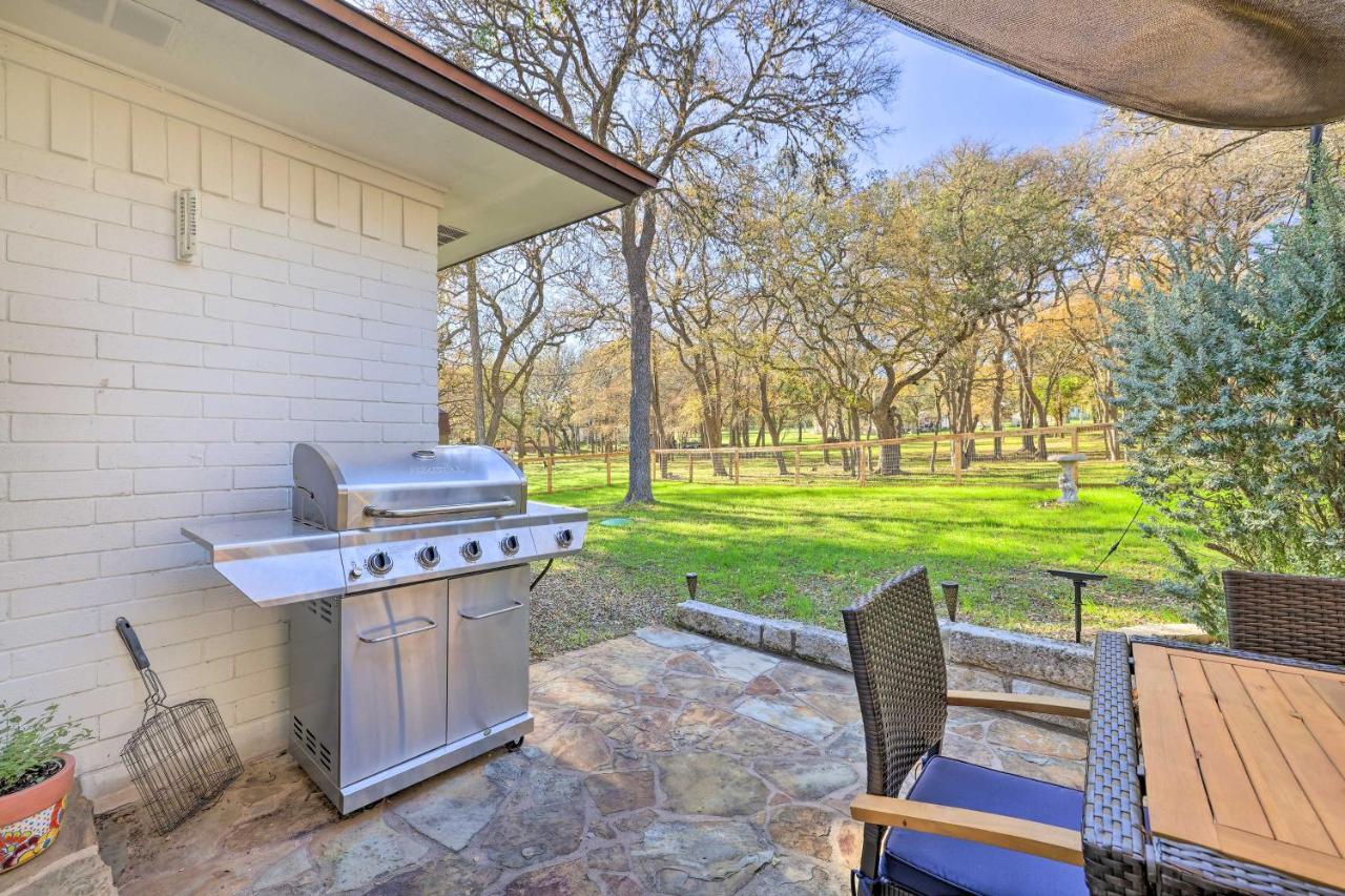 Gorgeous San Marco Home With Patio And Gas Grill! サン・マーコス エクステリア 写真